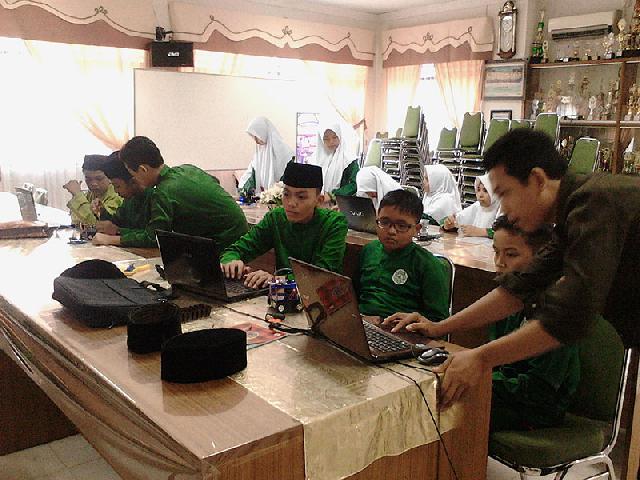 Ekskul Robotic SMP Babussalam Diminati Siswa