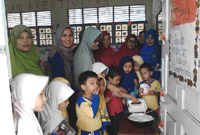''Cooking Day'' Salah Satu Kegiatan Tematik Bersama di TK Babussalam