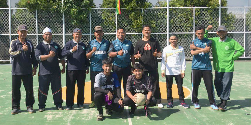 Tim Futsal Guru SMA Kalahkan Tim Guru SMP, Namun Juaranya Tim 12 IPS 1