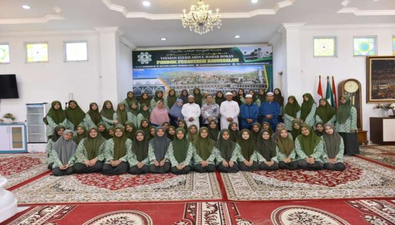 Berbagi Pengalaman dengan Juniornya, Hans Aulia Utama Hasibuan:  Jangan Minder Belajar di Pondok