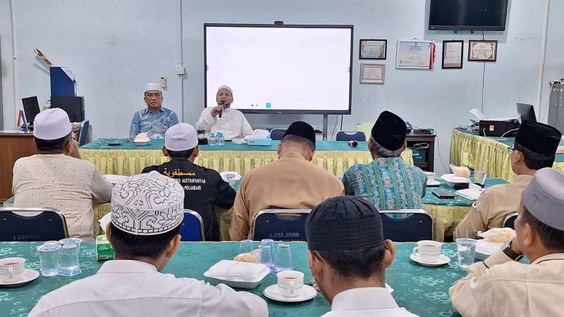 Pengurus Yayasan Berikan Arahan kepada Guru Pengampu Mata Pelajaran Pondok SMA dan SMP Babussalam