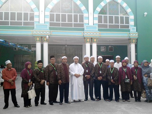 Sembilan Calon Umrah Dilepas dari Halaman Masjid Darussalam