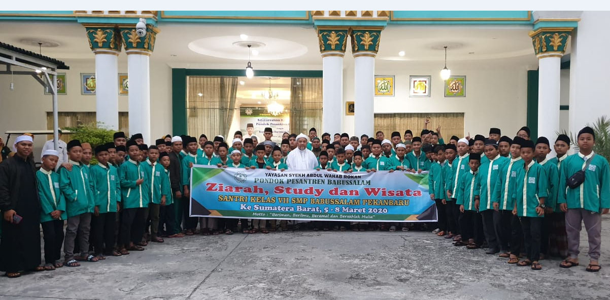 Sebelum PSBB, Santri Kelas VII SMP Babussalam Ikuti Kegiatan Ziarah, Studi dan Wisata ke Sumbar