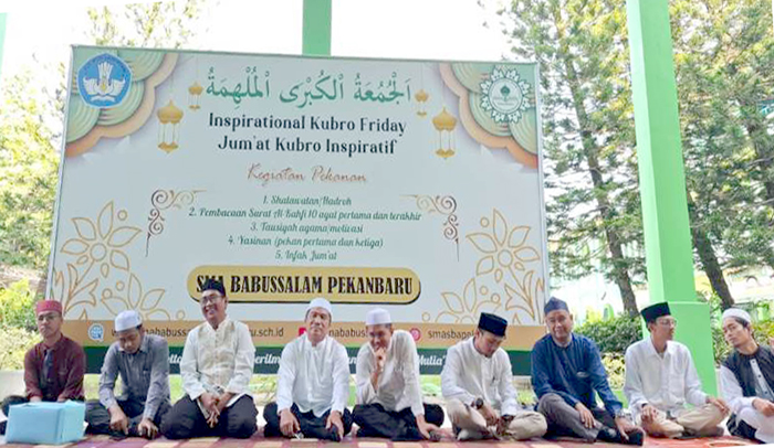 Diawali Penampilan Oke Tim Hadroh, Ustadz Juarman Beri Pesan Penting di “Jum'at Kubro Inspiratif”