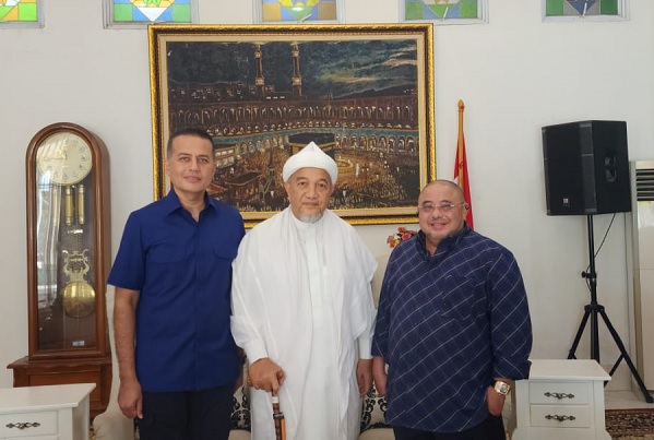 Tuan Guru Syekh H Ismail Royan Terima Kunjungan Silaturrahim Dua Anggota DPR RI