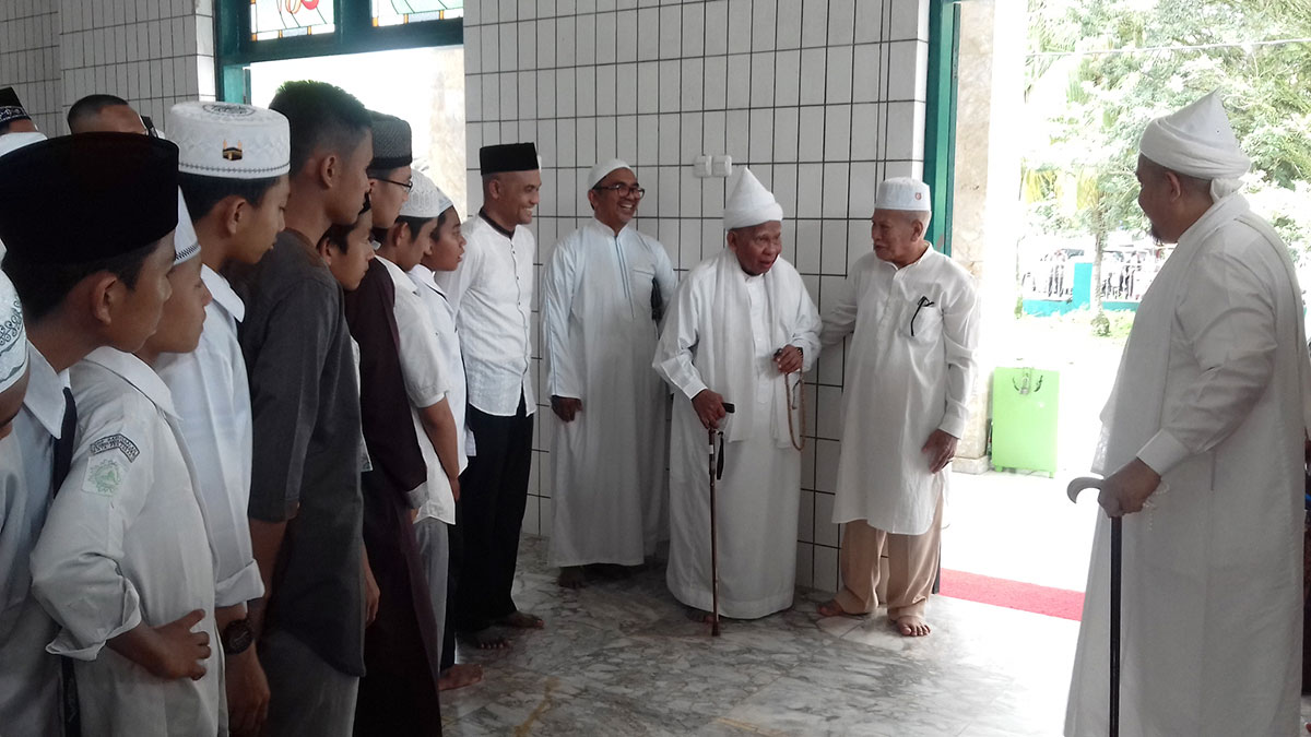 Tuan Guru Syekh H Hasyim Alsyarwani Sampai di Pekanbaru