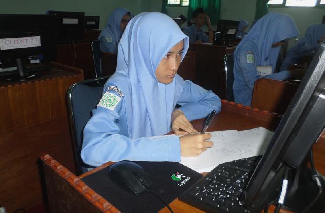 SMA Babussalam Dukung Program Pemerintah Gelar UN Berbasis Komputer 2016