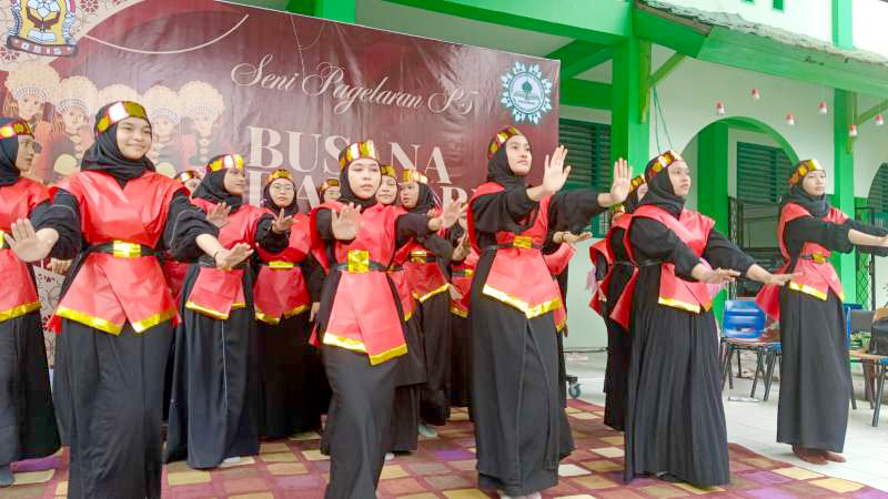 Semarak Warna Warni Nusantara dan Antusiasme Hiasi Pergelaran P5 SMA Babussalam