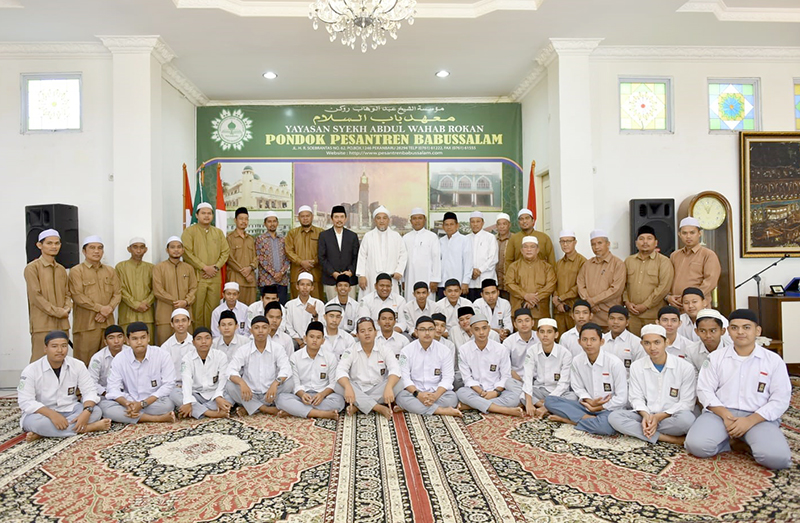 Santri Kelas XI SMA Babussalam Dapat Pengembangan Wawasan dari Diplomat Senior