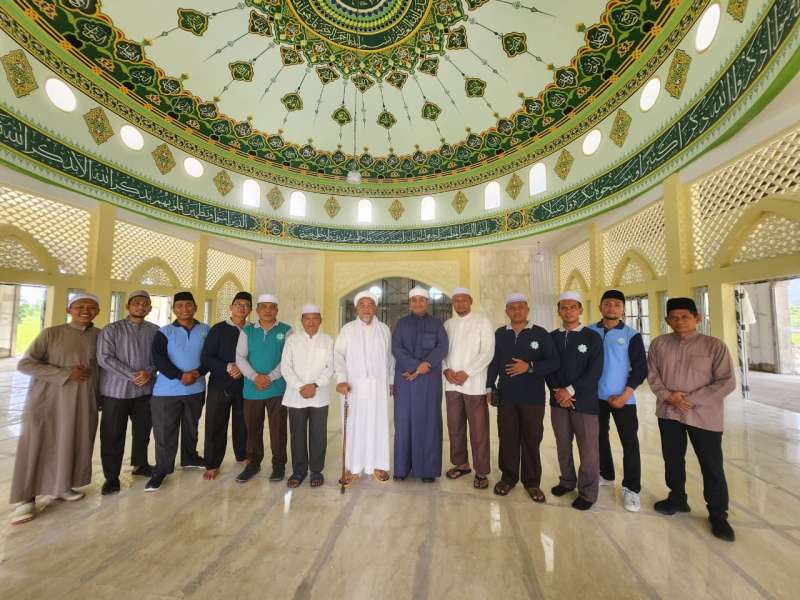 Sabtu Nan Cerah, Suasana Santai Lagi Hangat Warnai Kunjungan ke Masjid Rabithah Babussalam