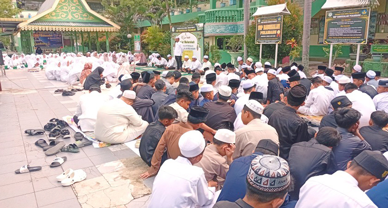 Semangat Menuntut Ilmu dalam Jumat Mubarokah Bersama Kepala Sekolah H. Khoirul Fajri Lc MH