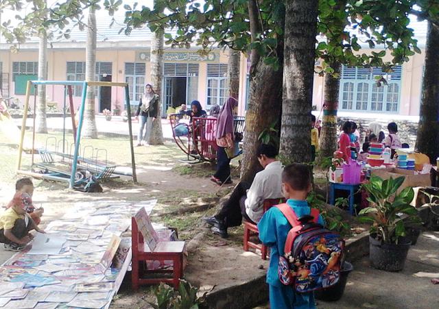 Bazar Turut Meriahkan Pekan Anak Saleh 2015 TK Babussalam