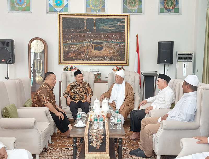 Tuan Guru Terima Kunjungan Silaturrahim Bapak Abdul Wahid dan Bapak SF Hariyanto