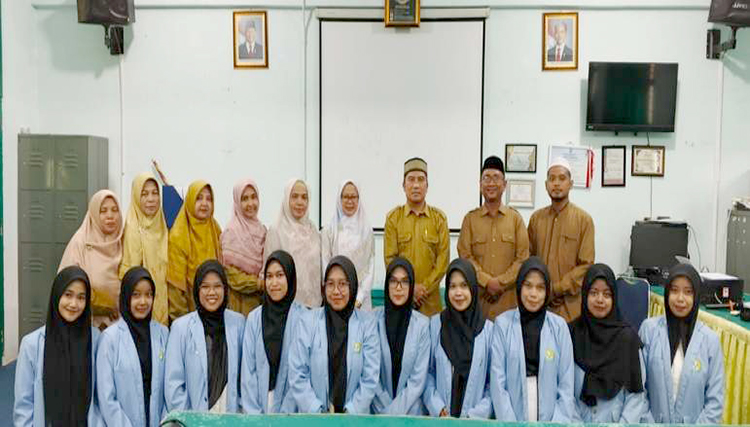 SMA Babussalam Pekanbaru Terima Mahasiswi PLP FKIP Universitas Riau