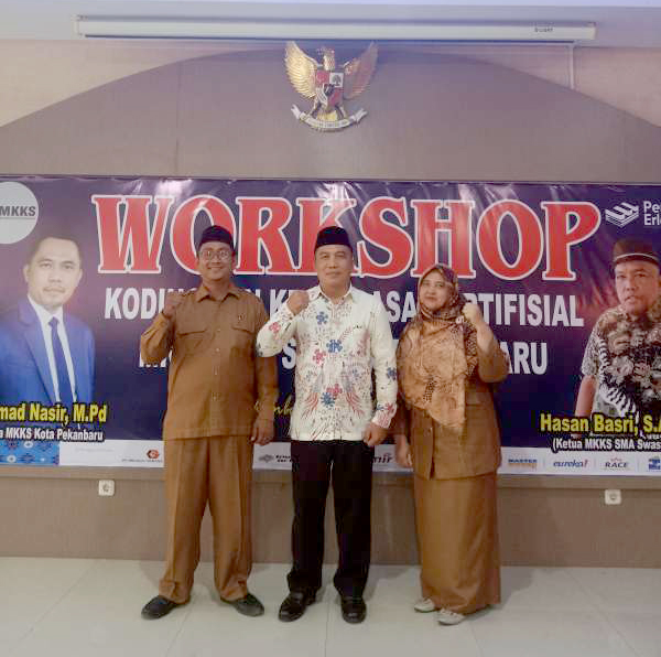 Dua Guru SMA Babussalam Mengikuti Workshop Koding dan Kecerdasan Artifisial