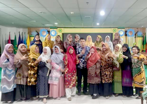 Ustazah Nurhayati SPd Ikuti Seminar Deep Learning Yang Digelar FKIP Umri, Ini Harapan Kepsek SMA