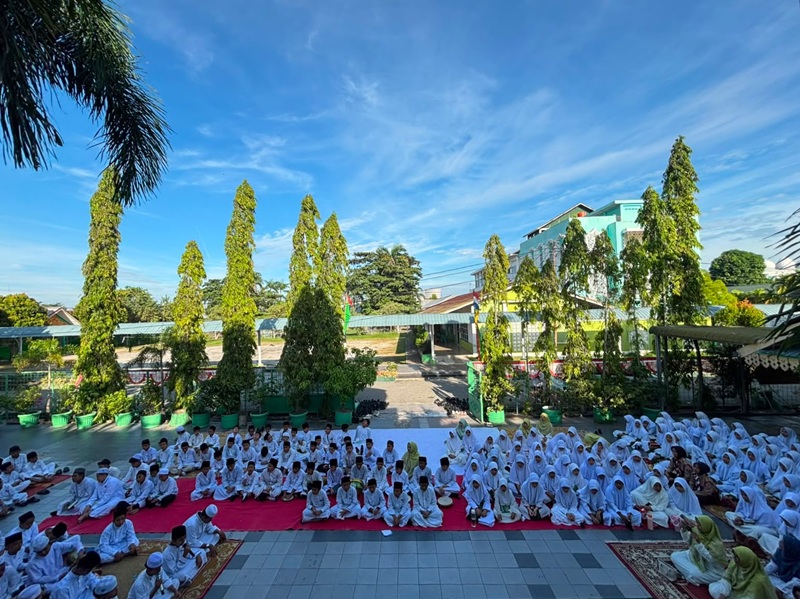 Jumat Mubarokah SMP Diramaikan Kehadiran Puluhan Santri SD Babussalam
