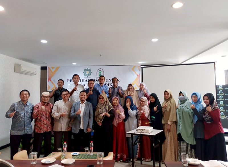 Dua Guru SMP Babussalam Ikuti Pelatihan Bahasa Arab Bersama Pusat Bahasa UIN Suska Riau