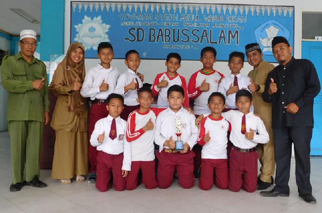 SD Babussalam Juara Futsal Se-Kota Pekanbaru HUT As-Shofa