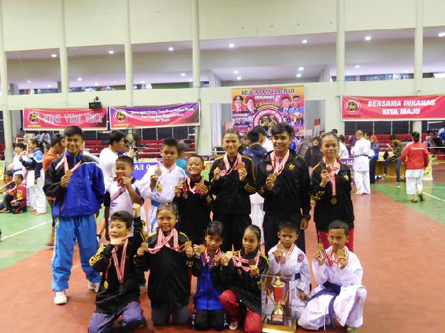 Babussalam Karate Club Raih Juara Umum Kejurda IV Inkanas Riau