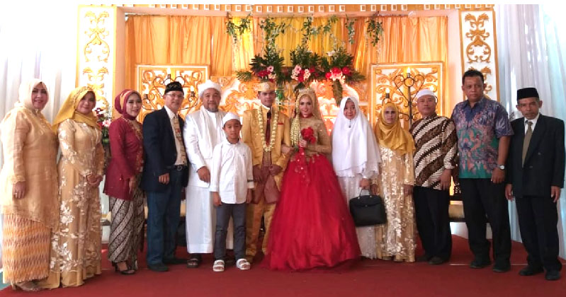 Hadiri Resepsi Pernikahan Anak Sahabat di Semarang