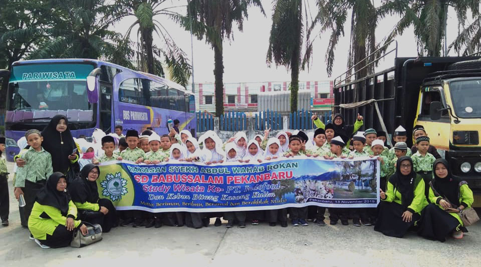 Menambah Wawasan tentang Industri, Santri SD Babussalam Kunjungi PT Indofood Pekanbaru